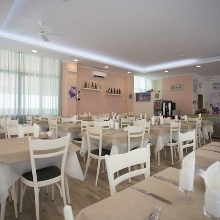 Hotel Madrid Cattolica Esterno foto
