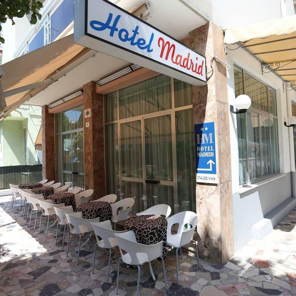 Hotel Madrid Cattolica Esterno foto